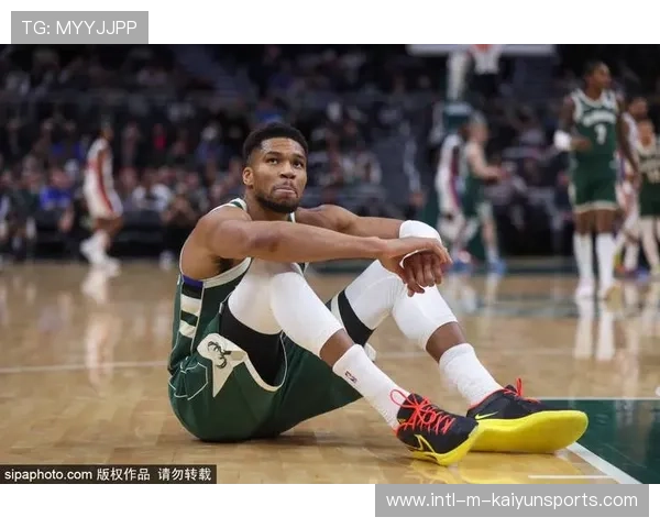 字母哥伤情成媒体焦点,雄鹿急寻替代方案